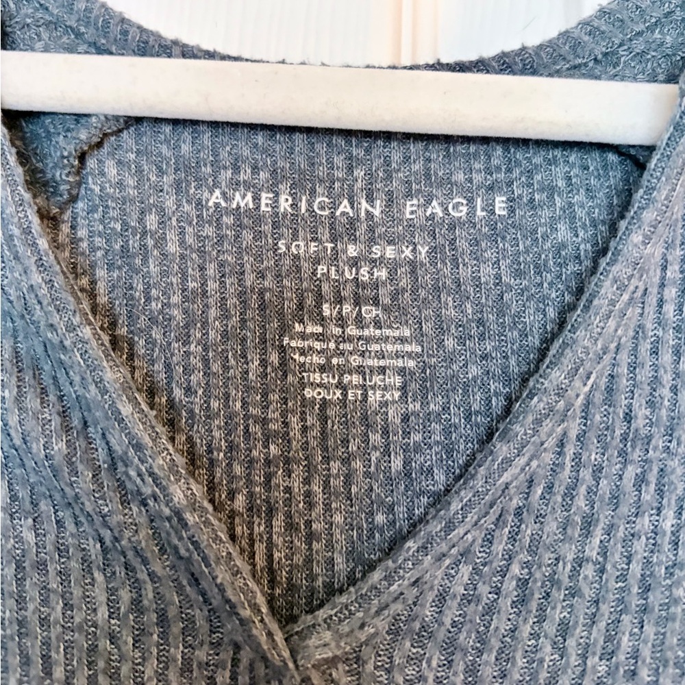 American Eagle Blue-Gray Knit Cropped Sweater — Size S - Picture 3 of 5